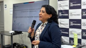 Julia Escobedo, jefa subrogante de la Unidad de Apoyo Técnico-Pedagógico del SLEP Los Libertadores